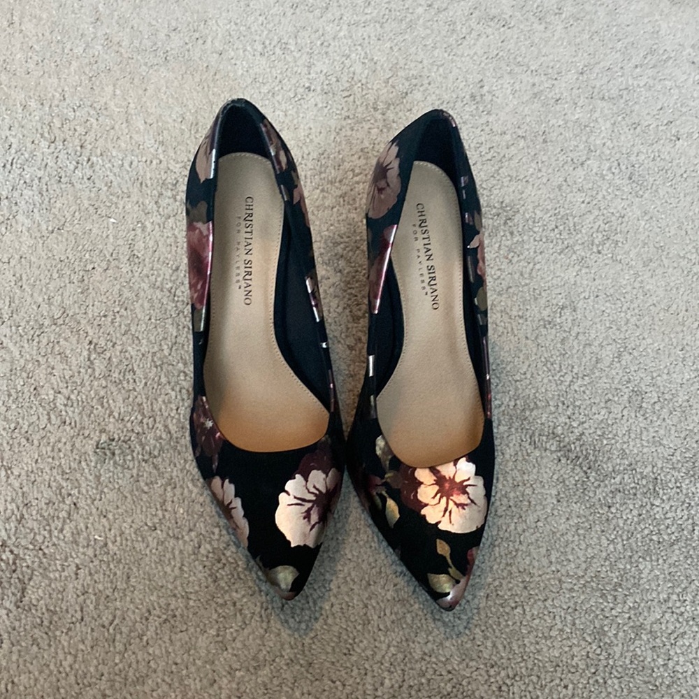 Christian Siriano 9W Metallic Satin Floral Heels